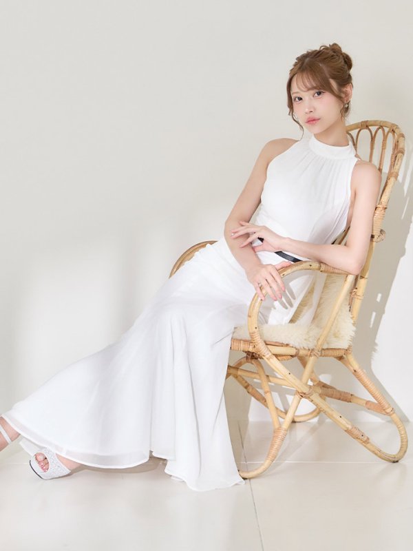 ホワイト　モデル：るりぴ　身長：165cm　着用サイズ：7号(Sサイズ)
