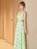 ホワイトxグリーン　モデル：るりぴ　身長：165cm　着用サイズ：7号(Sサイズ)