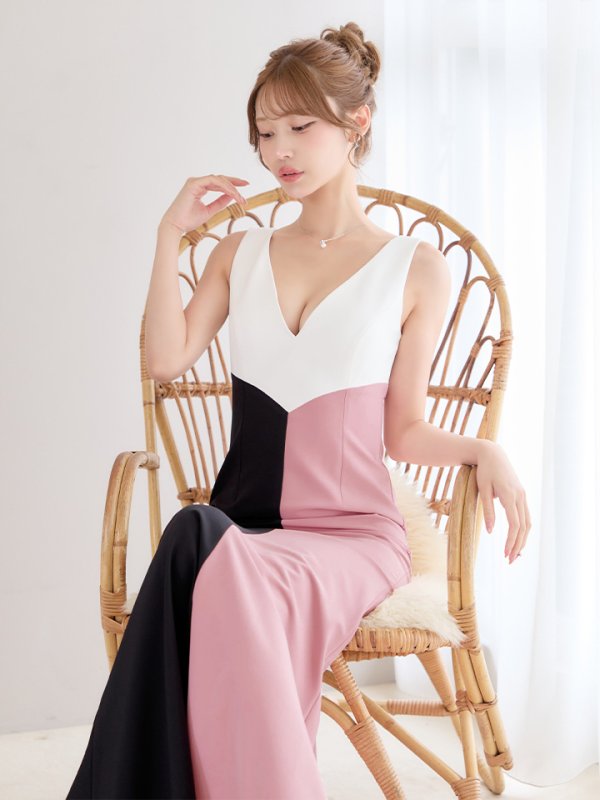 ブラック×ピンク　モデル：るりぴ　身長：165cm　着用サイズ：7号(Sサイズ)