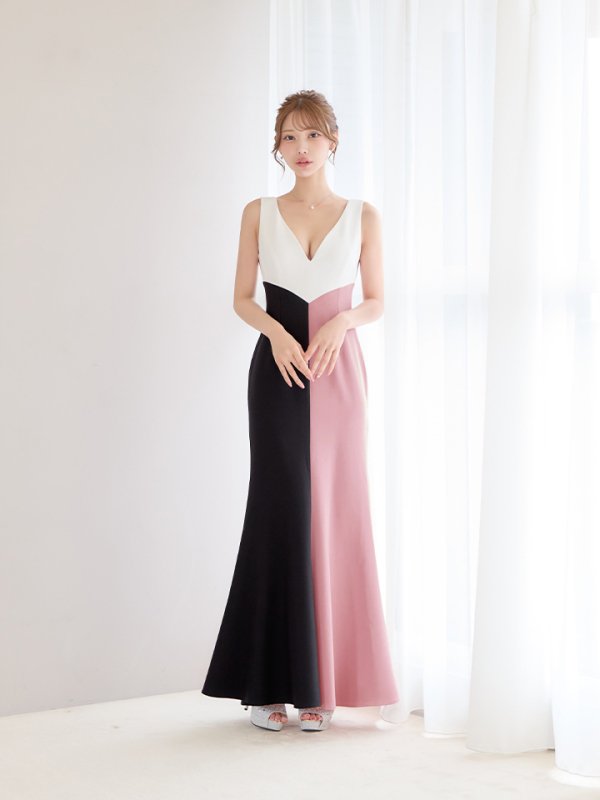 ブラック×ピンク　モデル：るりぴ　身長：165cm　着用サイズ：7号(Sサイズ)