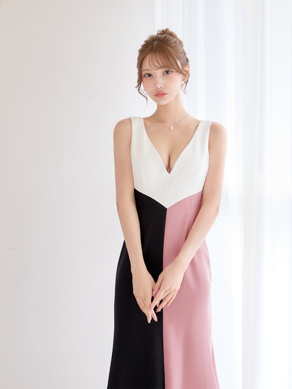 ブラック×ピンク　モデル：るりぴ　身長：165cm　着用サイズ：7号(Sサイズ)