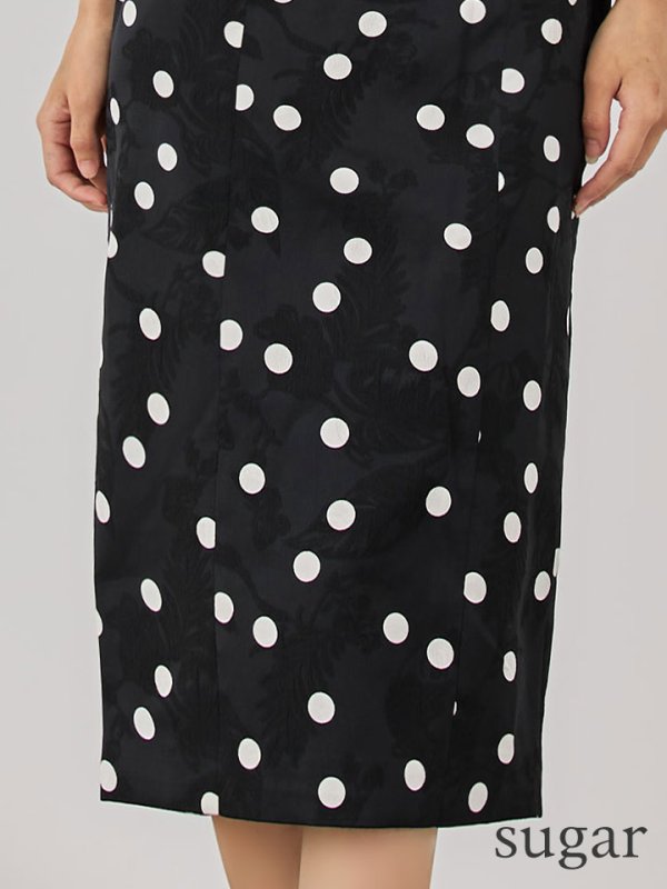 ブラック モデル：まりん　身長：164cm　着用サイズ：7号(Sサイズ)