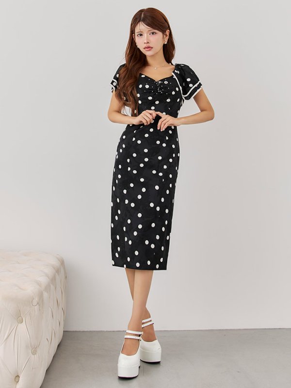 ブラック モデル：まりん　身長：164cm　着用サイズ：7号(Sサイズ)