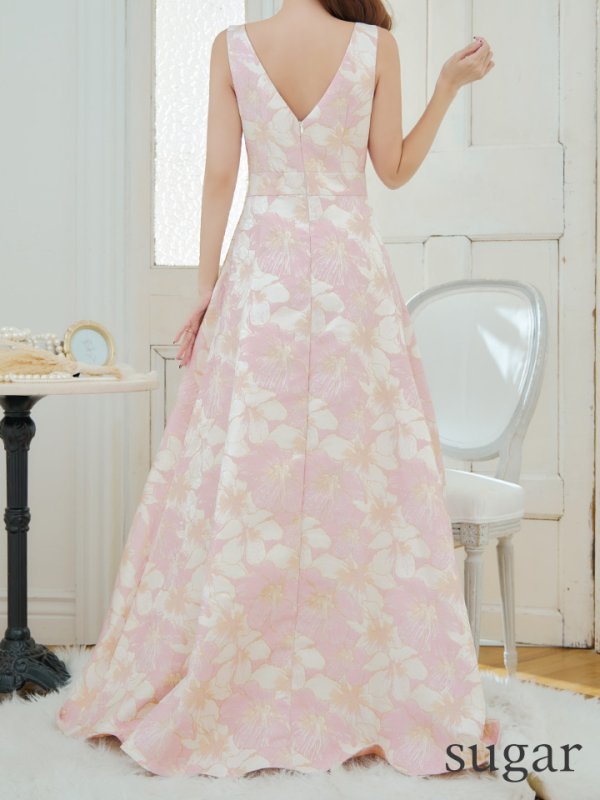 ピンクxゴールド モデル：杉山佳那恵　身長：158cm　着用サイズ：7号(Sサイズ)