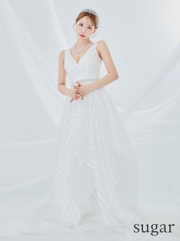 ホワイト モデル：三上悠亜　身長：159cm　着用サイズ：7号(Sサイズ)