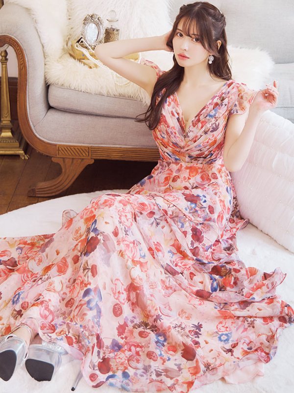 ベージュxピンク モデル：ゆめ　身長：160cm　着用サイズ：7号(Sサイズ)