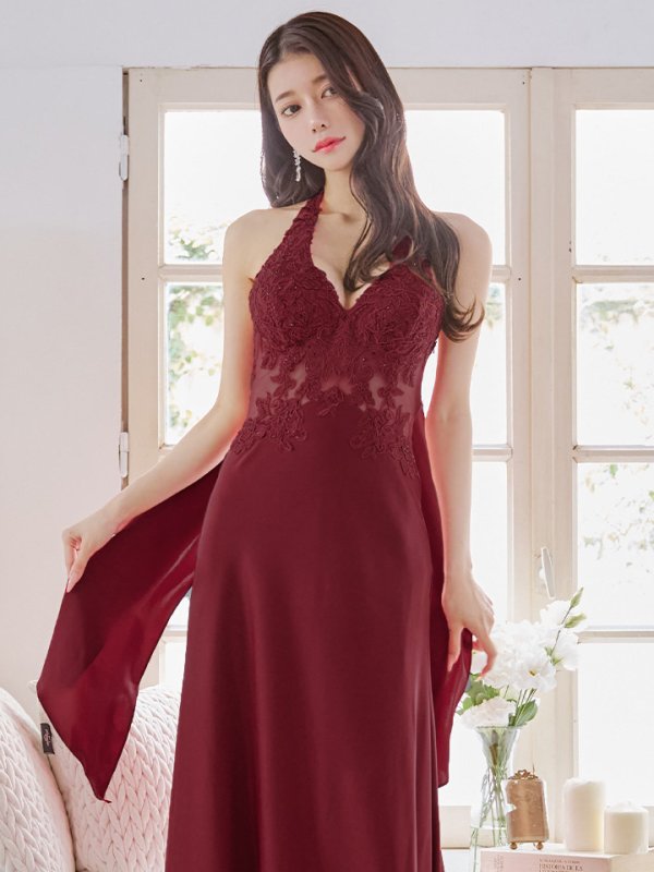 ワインレッド モデル:ゆりお 身長:165cm 着用サイズ:7号(Sサイズ)