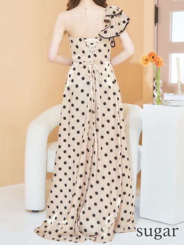 ベージュxブラック モデル：ゆめ　身長：160cm　着用サイズ：7号(Sサイズ)