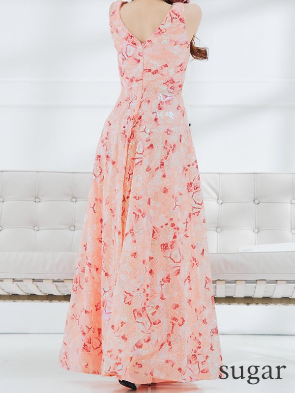 ピンク モデル:真優川咲 身長:158cm:7号(Sサイズ)