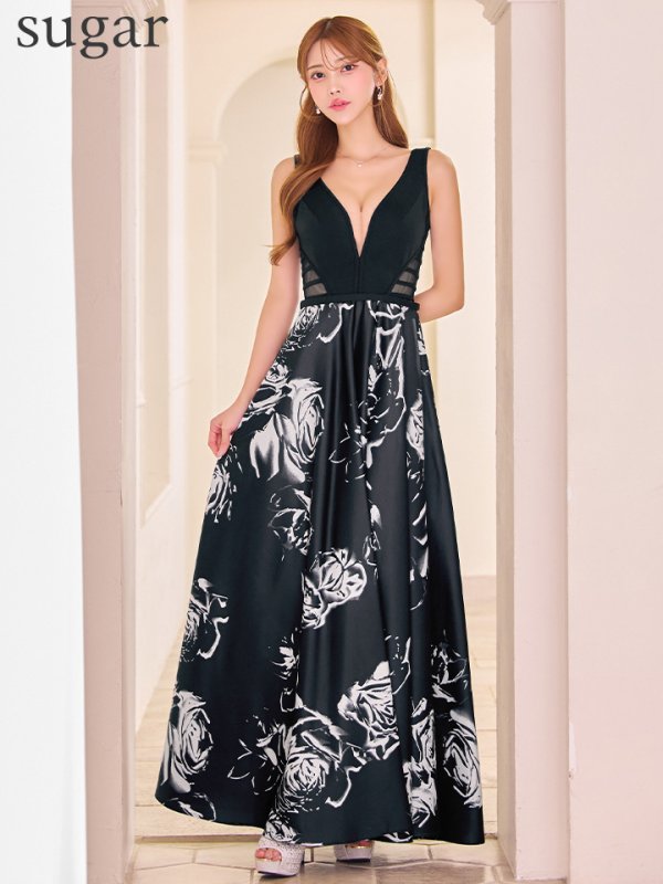 ブラックxホワイト　モデル：るりぴ　身長：165cm　着用サイズ：7号(Sサイズ)