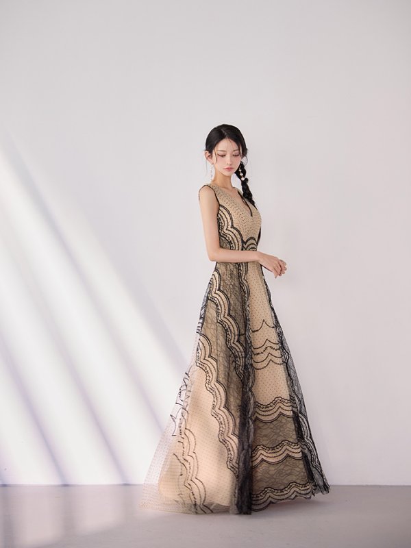 ベージュxブラック モデル：まおちゃる　身長：158cm　着用サイズ：7号(Sサイズ)