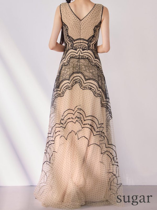 ベージュxブラック モデル：まおちゃる　身長：158cm　着用サイズ：7号(Sサイズ)