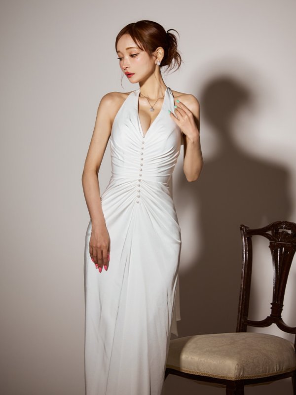 ホワイト モデル：真優川咲　身長：158cm　着用サイズ：7号(Sサイズ)