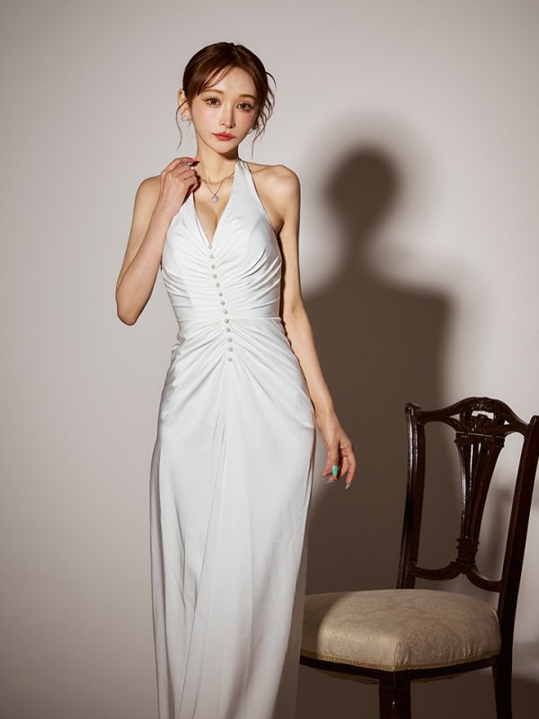 ホワイト モデル：真優川咲　身長：158cm　着用サイズ：7号(Sサイズ)