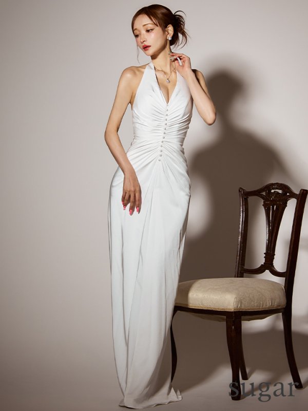 ホワイト モデル：真優川咲　身長：158cm　着用サイズ：7号(Sサイズ)