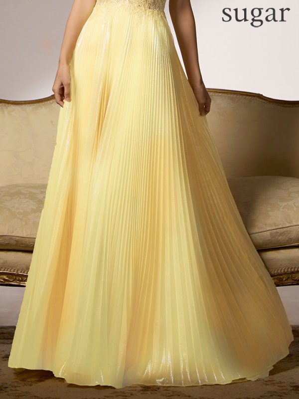 イエロー モデル：まりん　身長：164cm　着用サイズ：Sサイズ