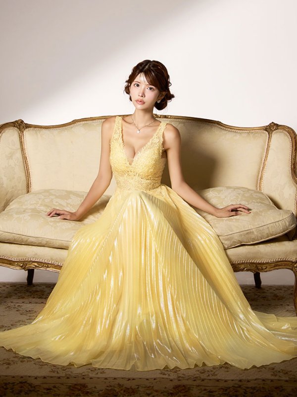 イエロー モデル：まりん　身長：164cm　着用サイズ：Sサイズ