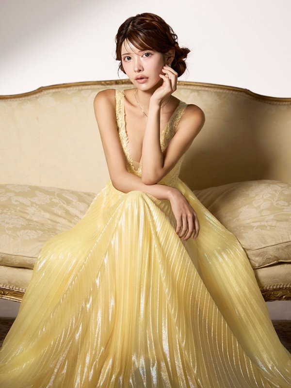 イエロー モデル：まりん　身長：164cm　着用サイズ：Sサイズ