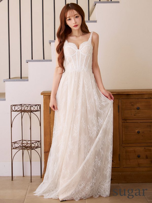 ホワイト　モデル：真優川咲　身長：158cm　着用サイズ：7号(Sサイズ)