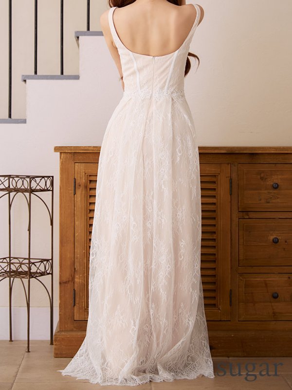 ホワイト　モデル：真優川咲　身長：158cm　着用サイズ：7号(Sサイズ)