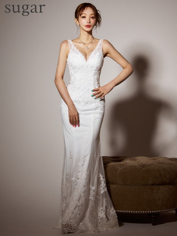 ホワイト モデル：真優川咲　身長：159cm　着用サイズ：Sサイズ