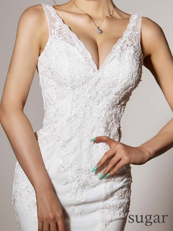 ホワイト モデル：真優川咲　身長：159cm　着用サイズ：Sサイズ