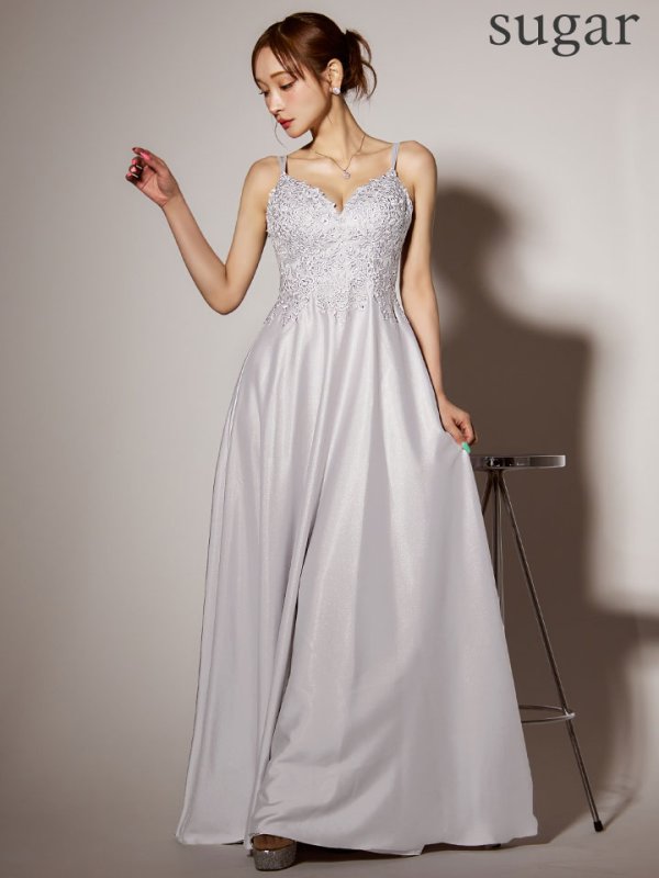 シルバー モデル：真優川咲　身長：158cm 着用サイズ：7号(Sサイズ)