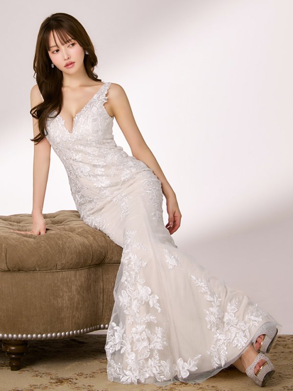 ホワイトxベージュ モデル：ゆめ　身長：160cm　着用サイズ：Sサイズ