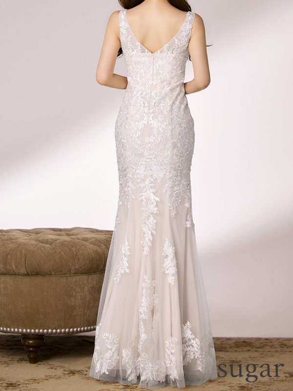 ホワイトxベージュ モデル：ゆめ　身長：160cm　着用サイズ：Sサイズ