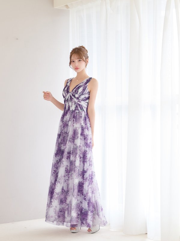 ホワイト×パープル　モデル：るりぴ　身長：165cm　着用サイズ：7号（Sサイズ）