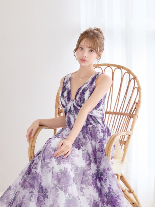 ホワイト×パープル　モデル：るりぴ　身長：165cm　着用サイズ：7号（Sサイズ）