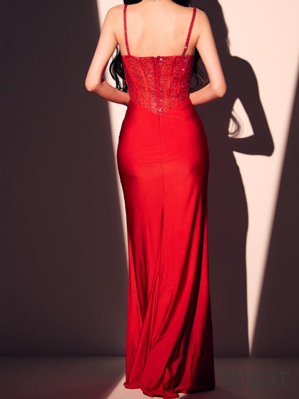 レッド　モデル：まおちゃる　身長：158cm　着用サイズ：7号(Sサイズ)