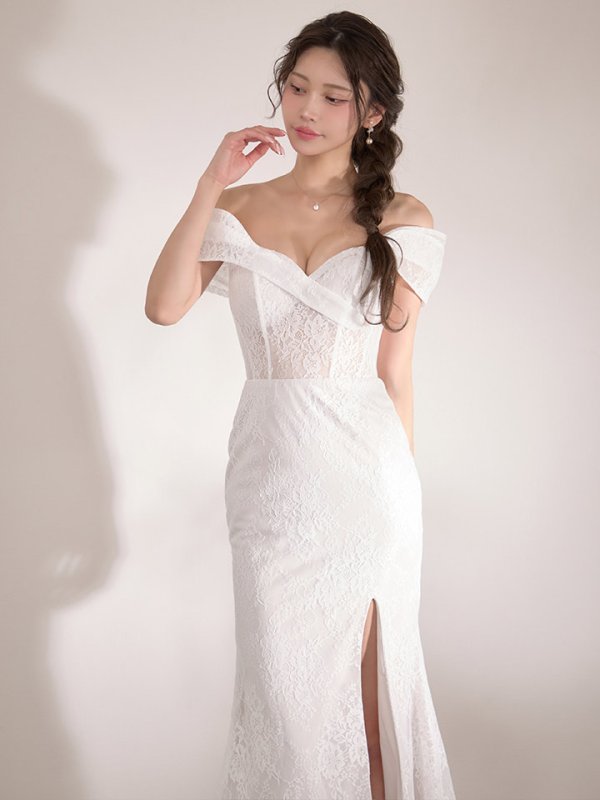 ホワイト　モデル：るりぴ　身長：165cm　着用サイズ：7号(Sサイズ)