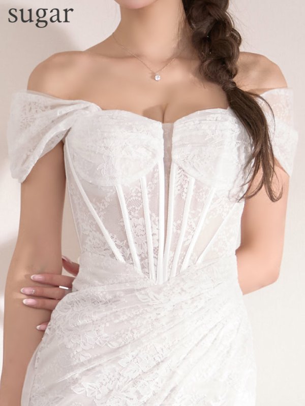 ホワイト　モデル：るりぴ　身長：165cm　着用サイズ：7号(Sサイズ)