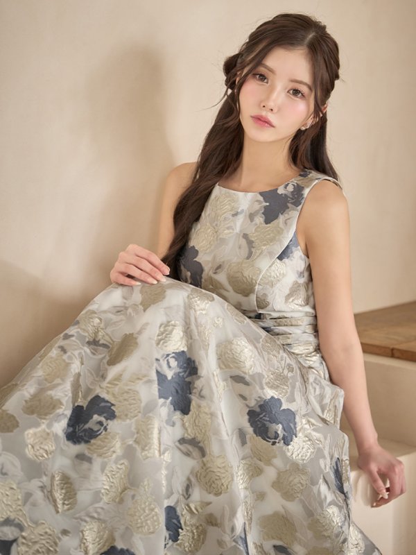 ゴールド×グレー　モデル：せいは　身長：160cm　着用サイズ：7号(Sサイズ)