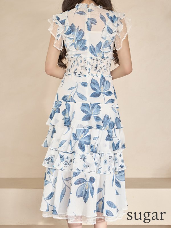 ホワイト×ブルー 　モデル：せいは　身長：160cm 　着用サイズ：7号(Sサイズ)