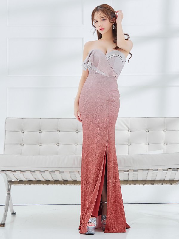 レッド モデル:りな 身長:160cm 着用サイズ:Sサイズ