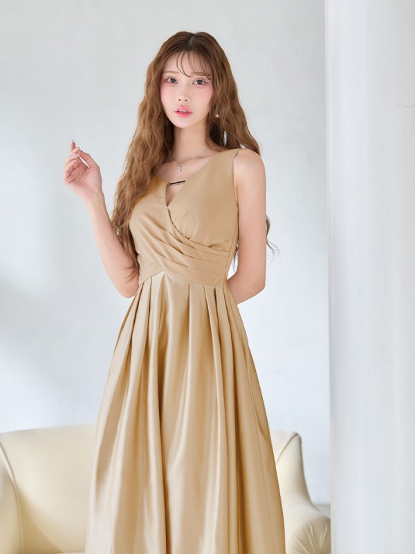 ベージュ　モデル：るりぴ　身長：165cm　着用サイズ：Sサイズ
