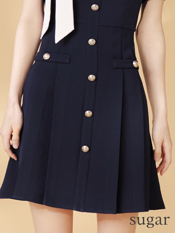 ネイビー モデル：まりん　身長：164cm　着用サイズ：7号(Sサイズ)