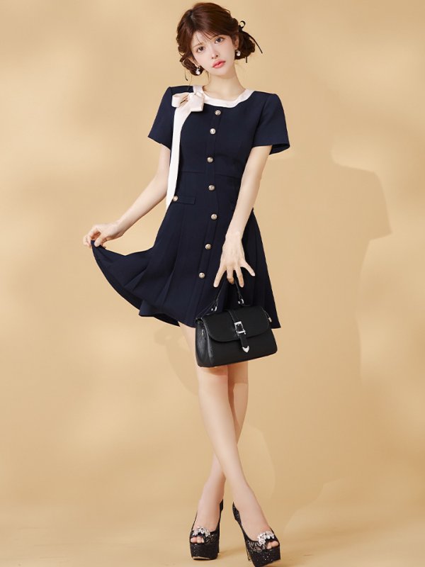 ネイビー モデル：まりん　身長：164cm　着用サイズ：7号(Sサイズ)