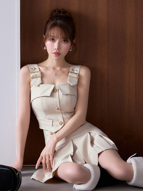 ベージュ モデル：ゆめ　身長：160cm　着用サイズ：Sサイズ