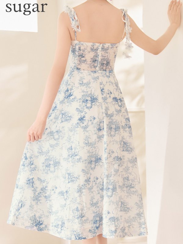 ホワイトxブルー モデル：明日花キララ　身長：162cm サイズ：Sサイズ