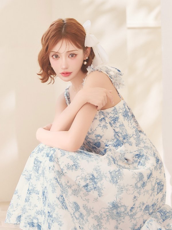 ホワイトxブルー モデル：明日花キララ　身長：162cm サイズ：Sサイズ