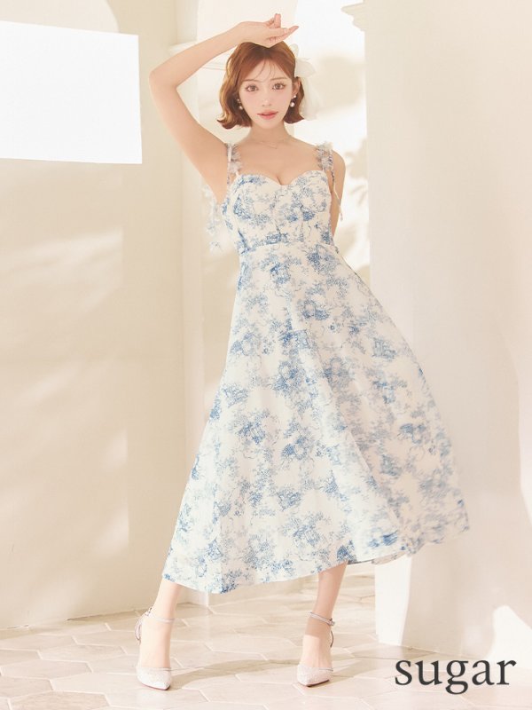 ホワイトxブルー モデル：明日花キララ　身長：162cm サイズ：Sサイズ