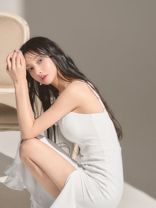 ホワイト　モデル：まおちゃる　身長：158cm　着用サイズ：Sサイズ