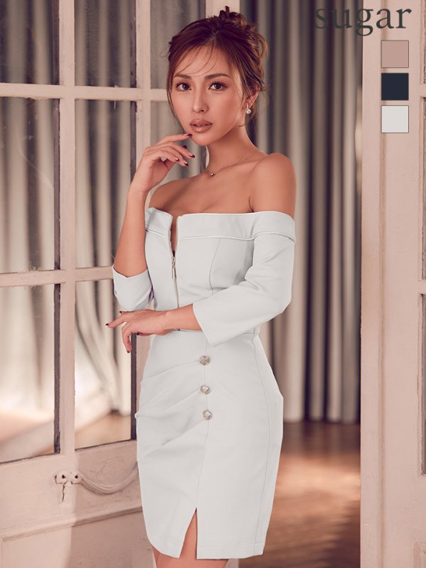 ホワイト　モデル：カレン　身長：165cm　着用サイズ：Sサイズ