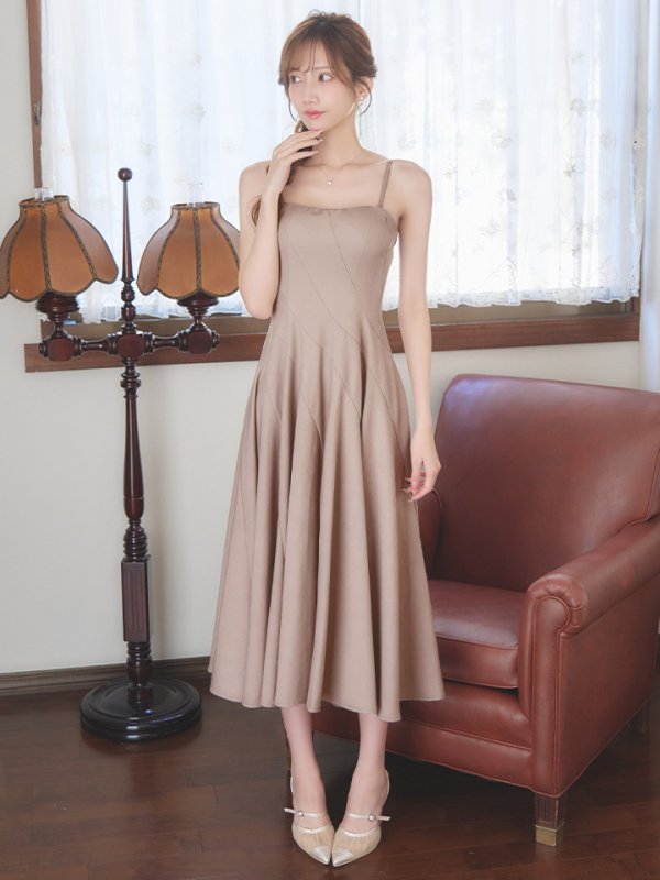 ベージュ モデル：あすか 身長：170cm 着用サイズ：Sサイズ