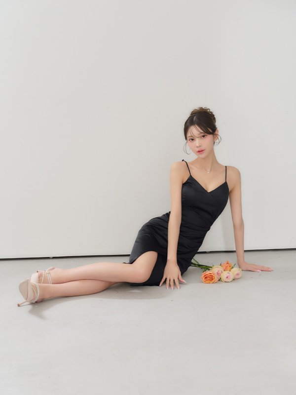 ブラック　モデル：るりぴ　身長：165cm　着用サイズ：Sサイズ