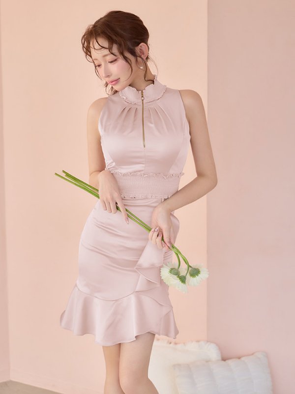 ピンクベージュ　モデル：りな　身長：160cm　着用サイズ：Sサイズ