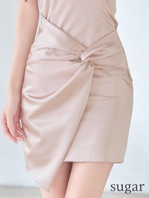 ピンクベージュ　モデル：るりぴ　身長：165cm　着用サイズ：Sサイズ